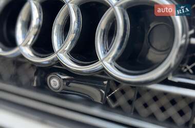 Седан Audi A8 2013 в 