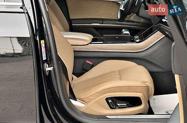 Седан Audi A8 2019 в 