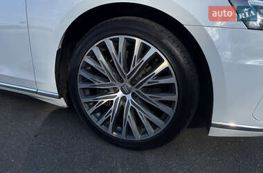 Седан Audi A8 2020 в 