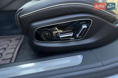 Седан Audi A8 2020 в 
