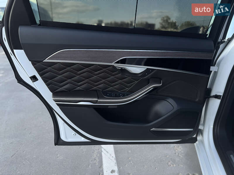 Седан Audi A8 2020 в Киеве