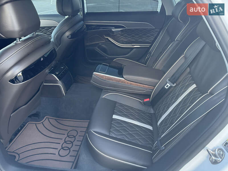Седан Audi A8 2020 в Киеве