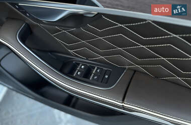 Седан Audi A8 2020 в 