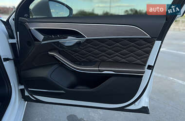 Седан Audi A8 2020 в 