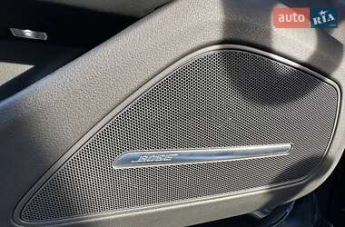 Седан Audi A8 2012 в 