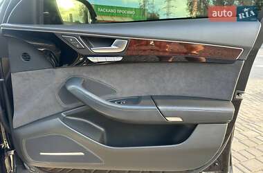 Седан Audi A8 2012 в 