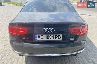 Седан Audi A8 2012 в 