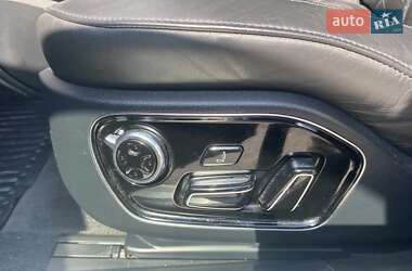 Седан Audi A8 2012 в 