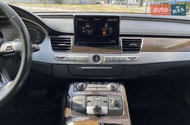 Седан Audi A8 2012 в 