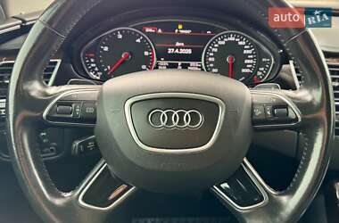 Седан Audi A8 2017 в 