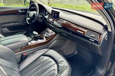Седан Audi A8 2017 в 
