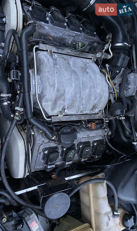 Седан Audi A8 1996 в Хмельницком