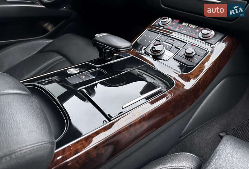 Седан Audi A8 2013 в Киеве