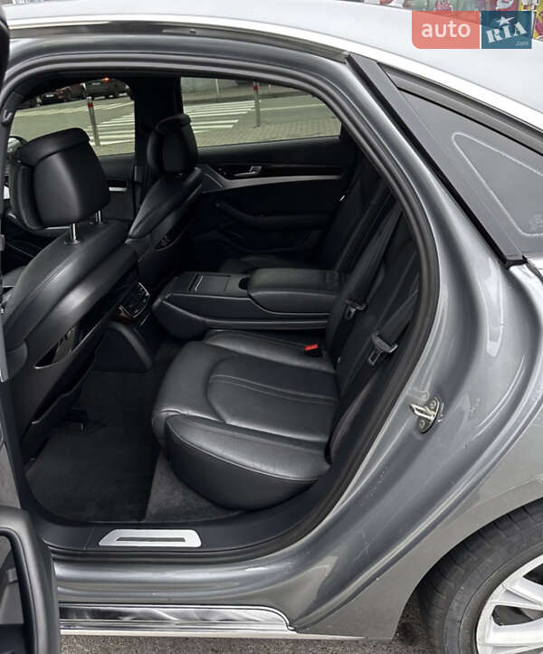 Седан Audi A8 2013 в Киеве