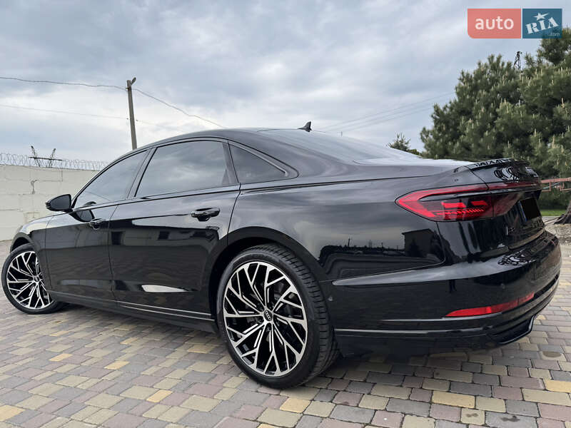 Седан Audi A8 2018 в Днепре