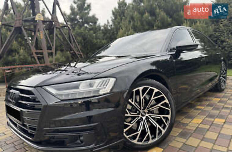 Седан Audi A8 2018 в 