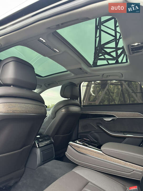 Седан Audi A8 2018 в Днепре