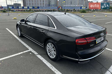 Седан Audi A8 2017 в 