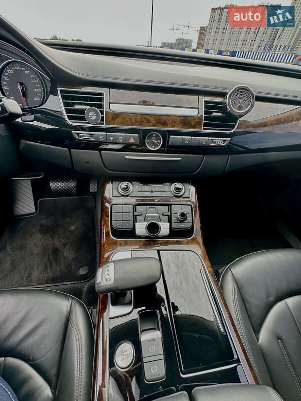 Седан Audi A8 2017 в Києві