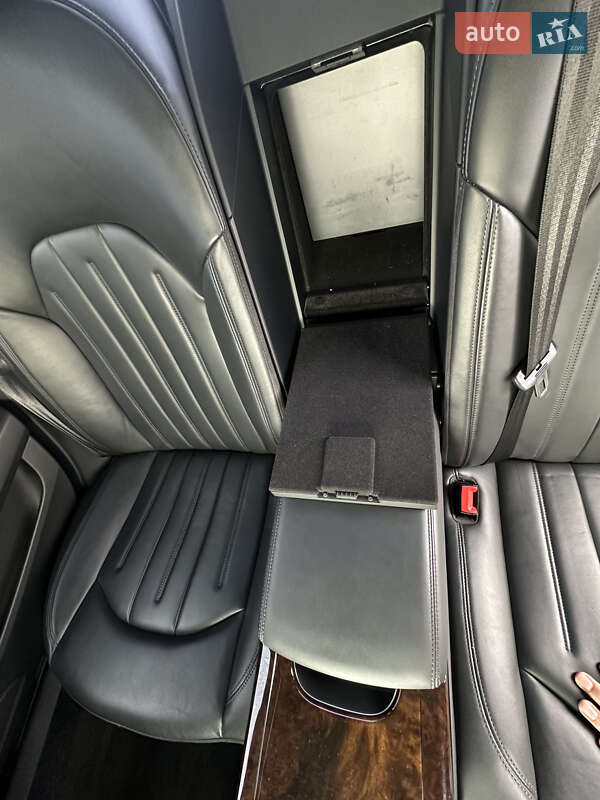 Седан Audi A8 2017 в Києві