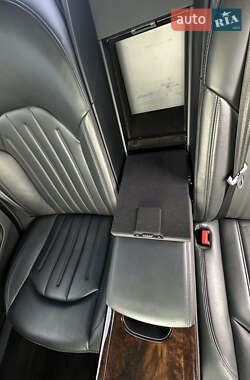 Седан Audi A8 2017 в 