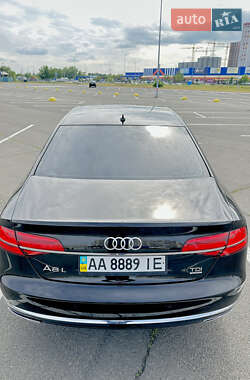 Седан Audi A8 2017 в 