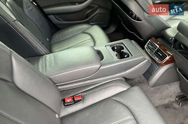 Седан Audi A8 2013 в 