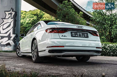 Седан Audi A8 2022 в 