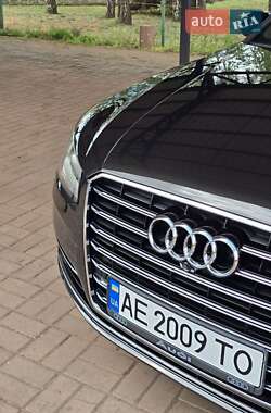 Седан Audi A8 2015 в 