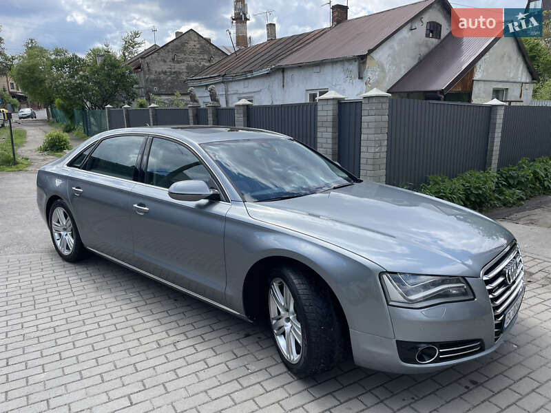 Седан Audi A8 2013 в Львові