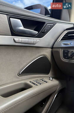 Седан Audi A8 2013 в 