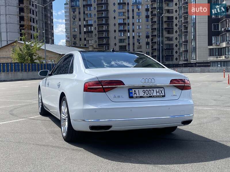 Седан Audi A8 2015 в Киеве