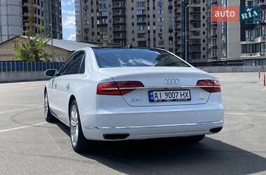 Седан Audi A8 2015 в 
