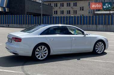 Седан Audi A8 2015 в 