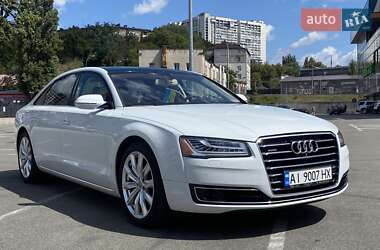 Седан Audi A8 2015 в 