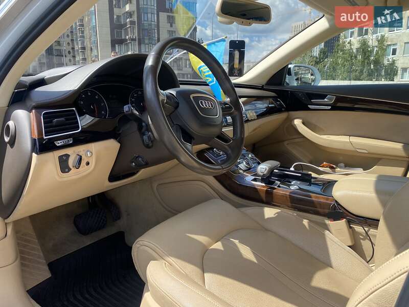 Седан Audi A8 2015 в Киеве
