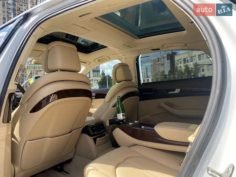 Седан Audi A8 2015 в Киеве