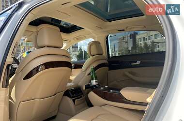 Седан Audi A8 2015 в 