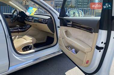 Седан Audi A8 2015 в 