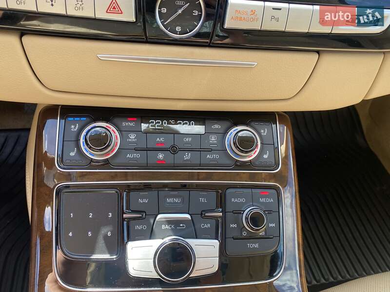 Седан Audi A8 2015 в Киеве