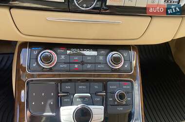 Седан Audi A8 2015 в 