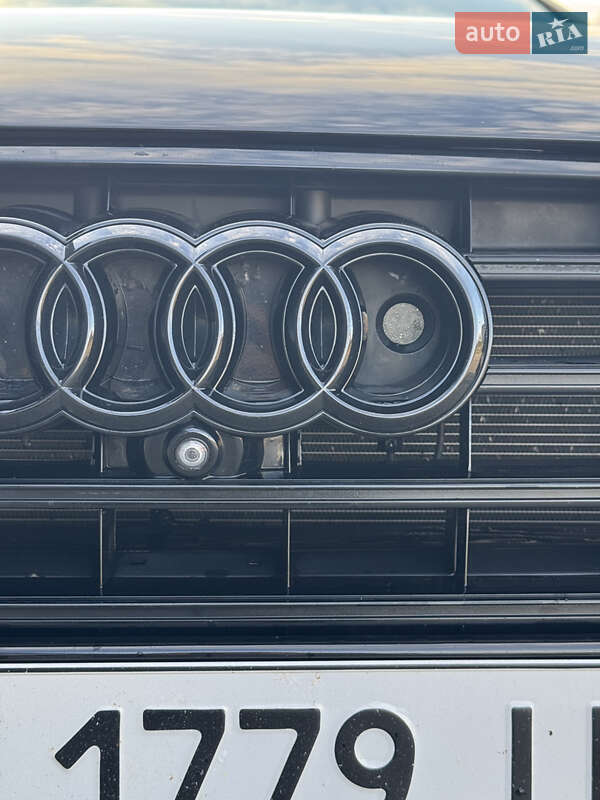 Седан Audi A8 2015 в Ивано-Франковске