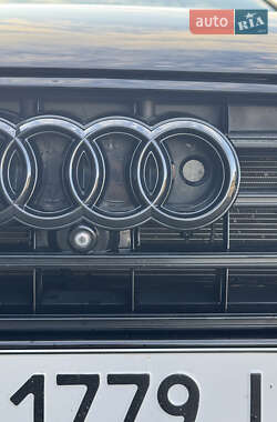 Седан Audi A8 2015 в 