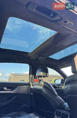 Седан Audi A8 2015 в 