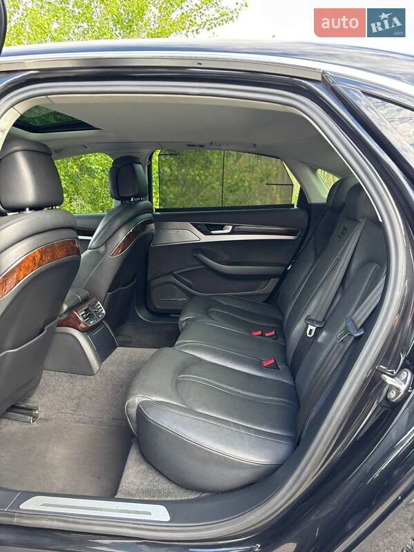 Седан Audi A8 2014 в Киеве