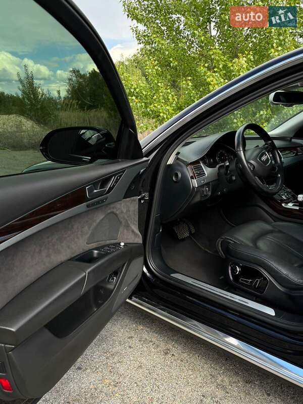 Седан Audi A8 2014 в Киеве