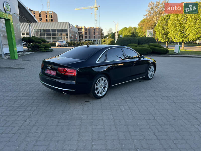 Седан Audi A8 2013 в Луцьку