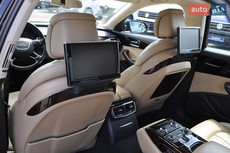 Седан Audi A8 2012 в Киеве