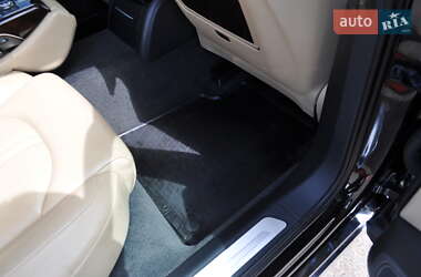Седан Audi A8 2012 в 