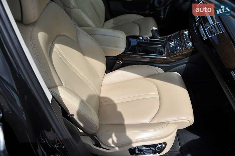Седан Audi A8 2012 в Киеве